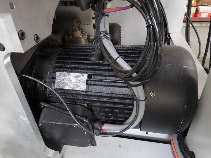 Пильний центр з передньою загрузкою HOLD HP330GK