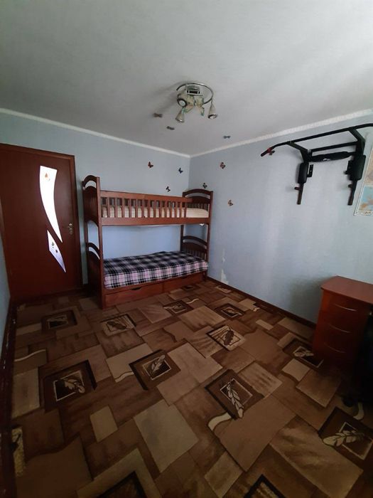 Продам 2-кімнатну квартиру Новомиколаївка