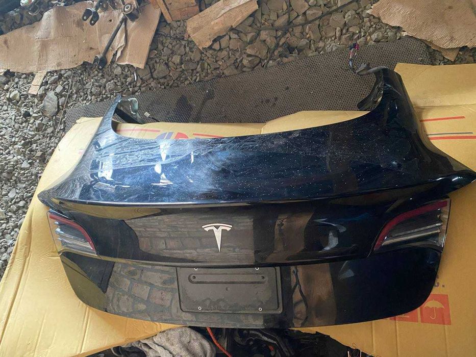 Розборка TESLA MODEL 3 крило двері капот підкрилок фара ліхтар батарея
