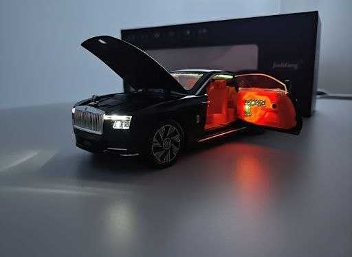 Іграшкова металева колекційна модель Rolls-Royce Spectre масштаб 1:24