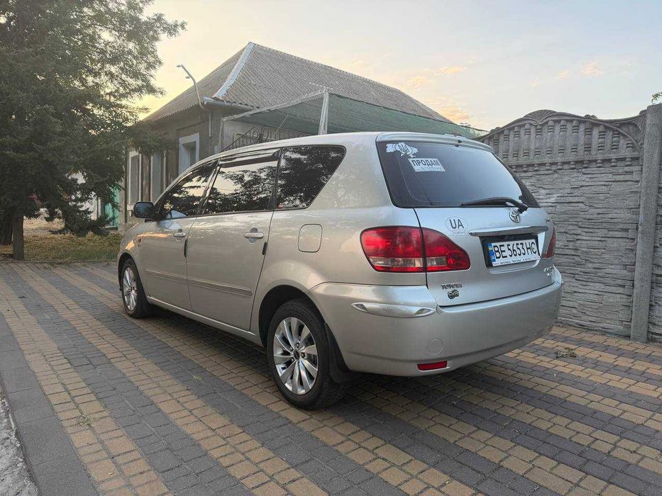Продам Toyota Avensis Verso 2002 р.в.
