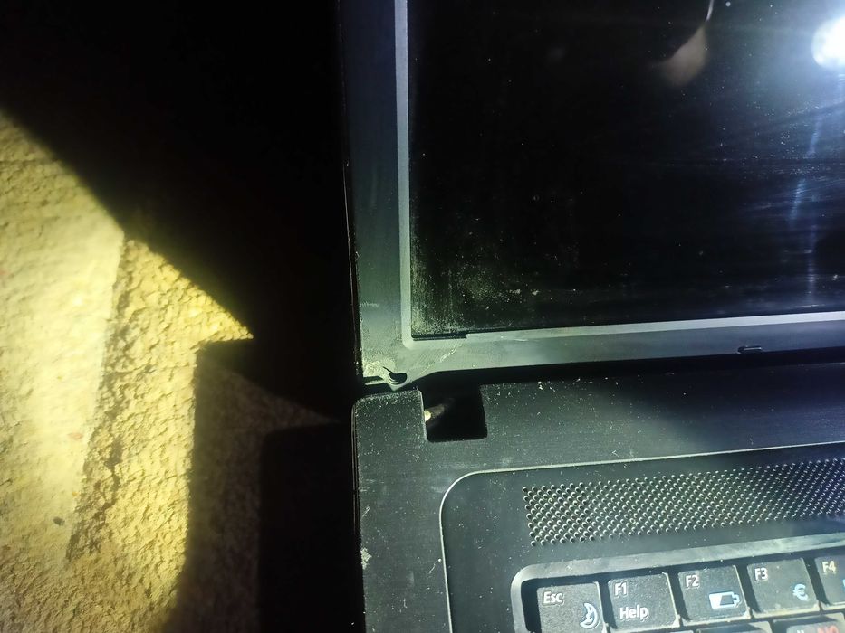 Ноутбук Samsung R522 рабочий под замену корпуса