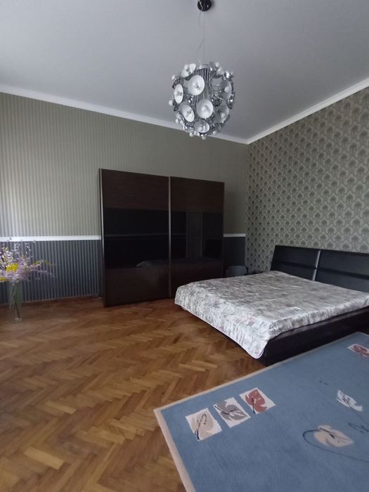 Сдам 2 комнатную кв  в центре! Успенская/Александровский проспект!