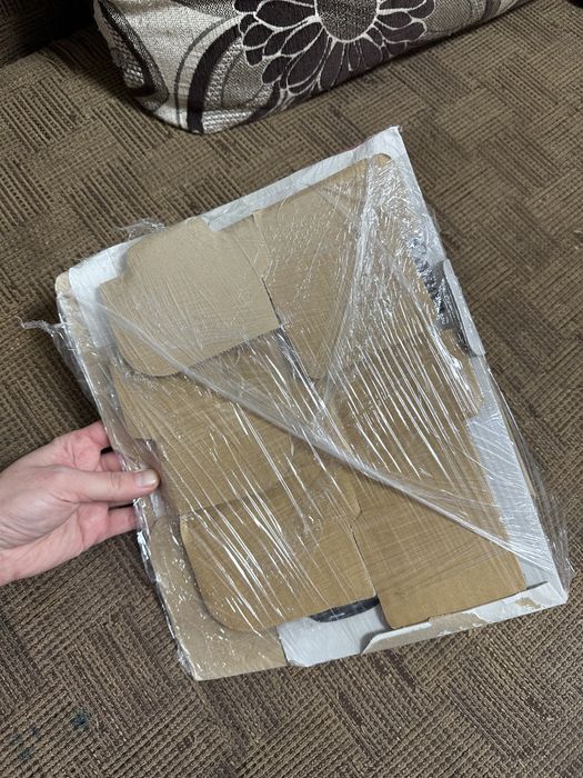 Коробка від фотокамери canon 80D