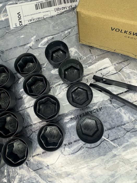 Ковпачки на болти Audi Ауді 17MM original 4M0-601-173-A