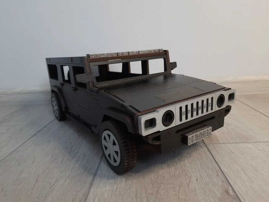 Подарунковий міні-бар з чарками.