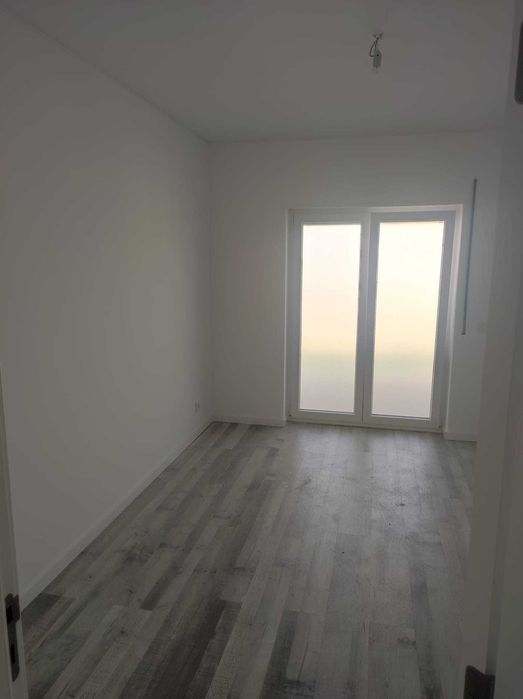 T2 - 1º andar em moradia bifamiliar em S.Domingos de Rana