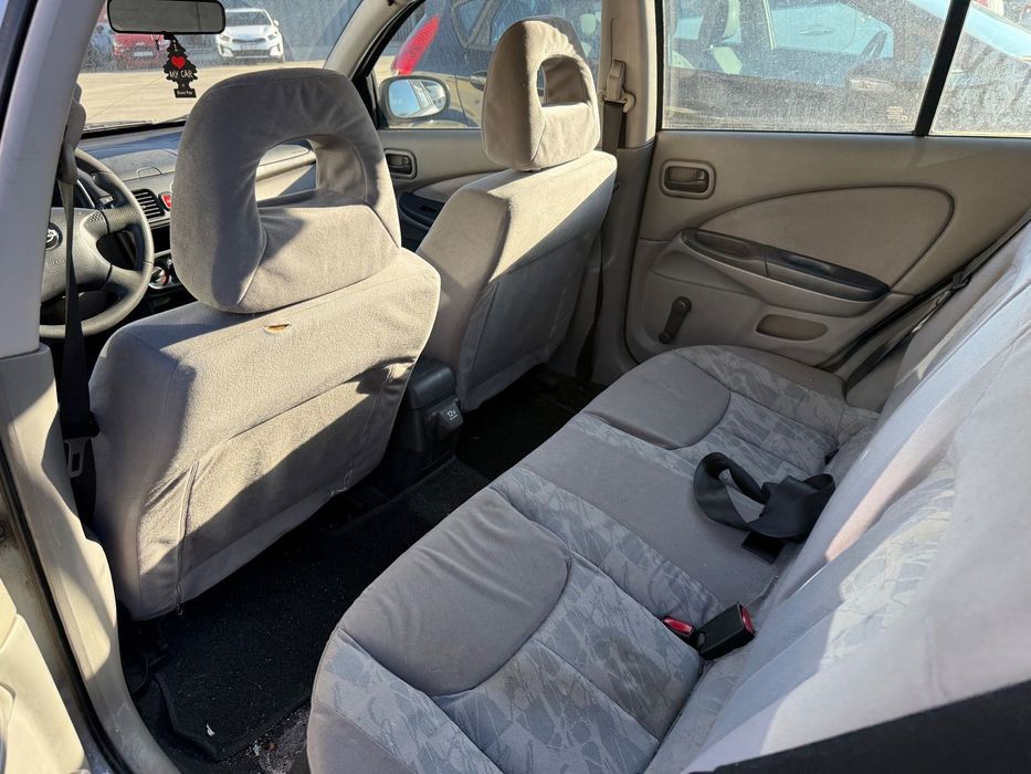 Nisan Almera 1.5 gasolina para peças