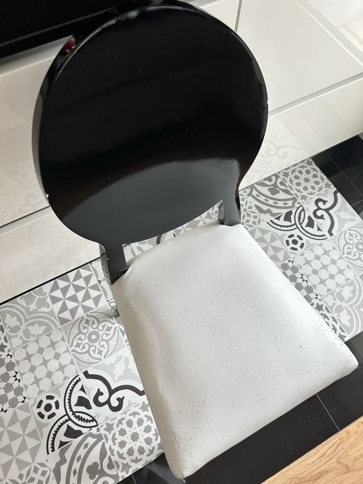Cadeira Jantar preto e branco