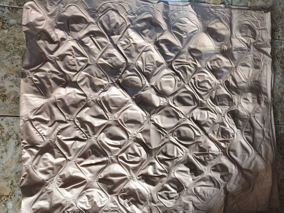 Colchão anti-escaras com aparelho elétrico