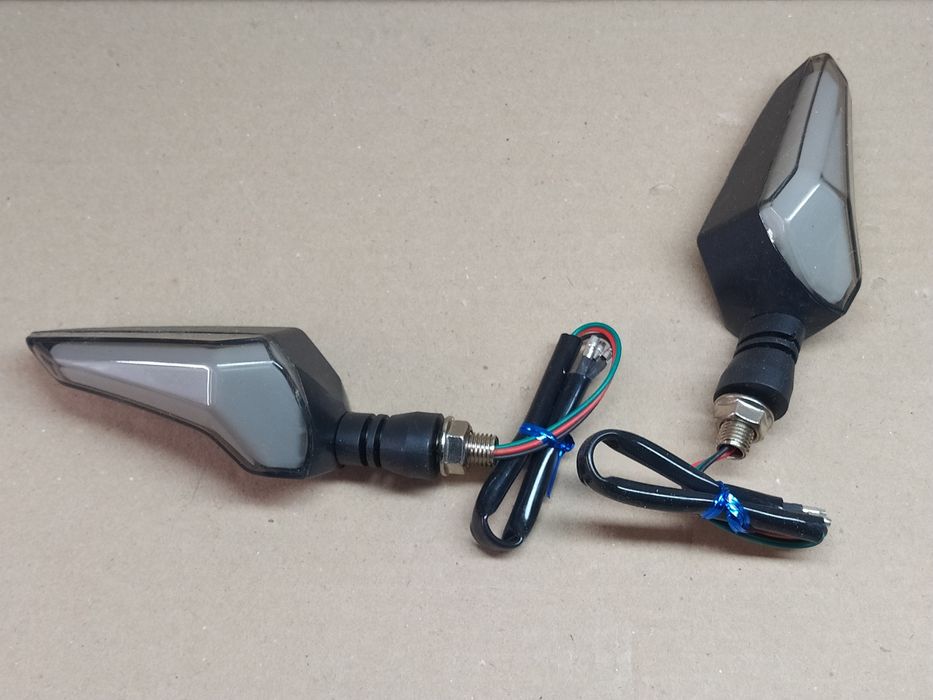 Повороти мото (пара) діодні LED динамічні, бігаючі