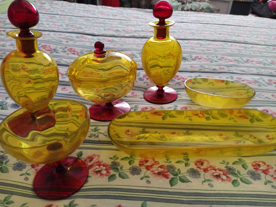 Conjunto 6 peças em cristal amarelo e vermelho muito antigo