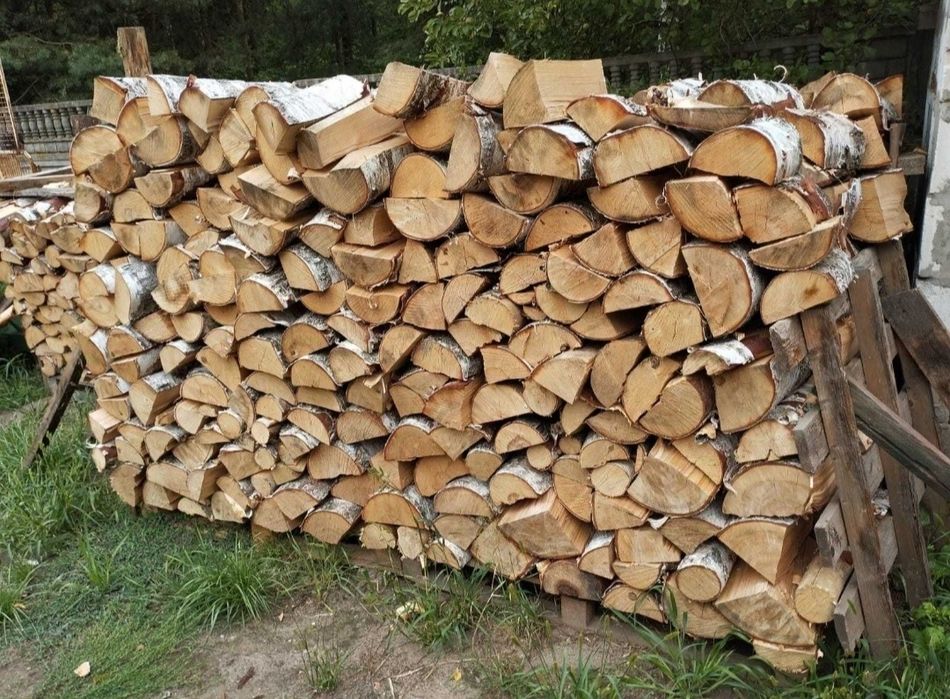Drewno połupane drzewo brzozowe, dębowe, sosnowe, opałowe kominkowe