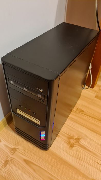 Komputer stacjonarny AMD Phenom II X4 840 + 8 GB RAM DDR3 + inne