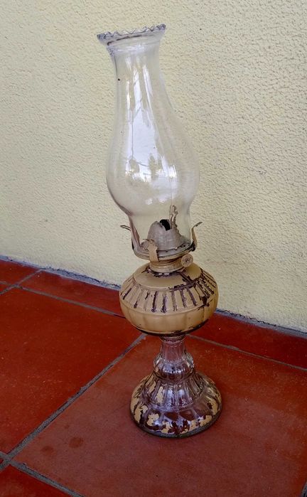 Candeeiro Antigo a Petróleo c/ Chaminé de Vidro