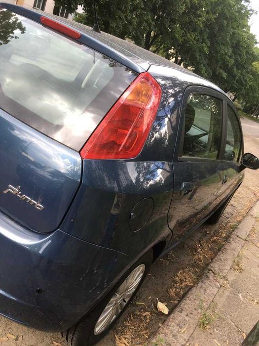 Продам автомобіль Fiat Grand Punto 1368 см.куб бензиновий