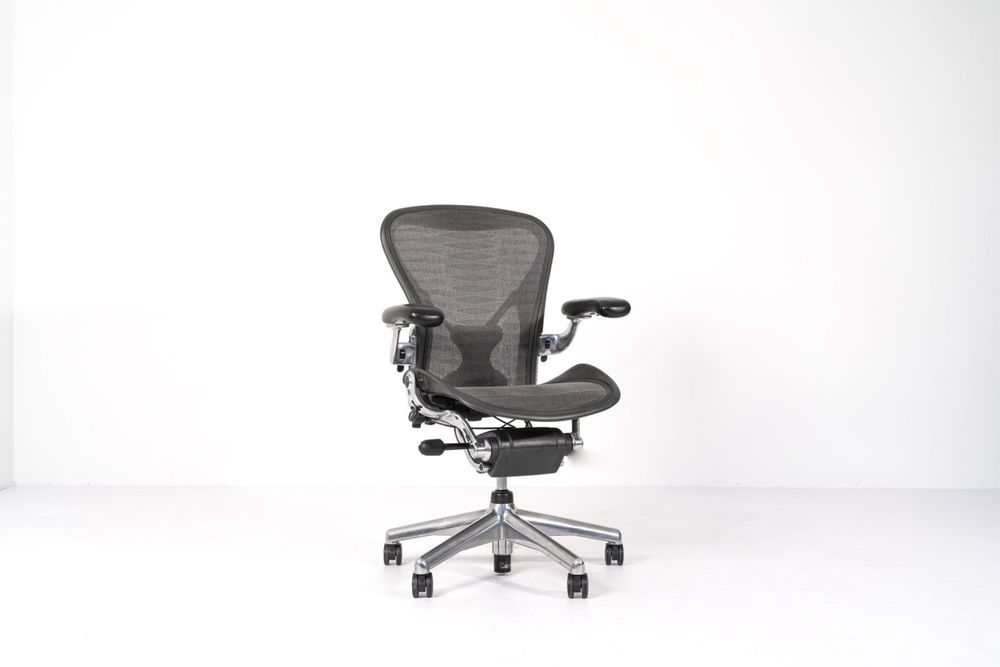 Cadeira Herman Miller modelo aeron executive - estrutura polida - posturefit