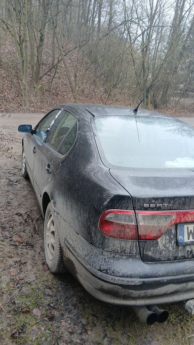 Cały na części       .