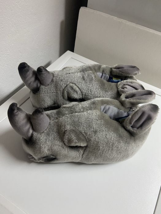 Pantufas rinoceronte novas