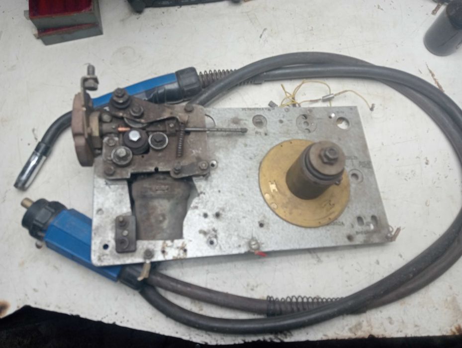 Протяжка та рукав до саморобного зварювального напівавтомату.