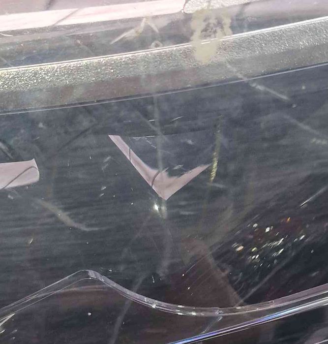 Ótica / Farol Esquerdo 260603859R - RENAULT CAPTUR I