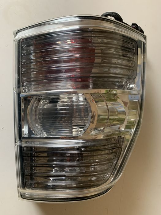 Задній стоп на mitsubishi pajero wagon