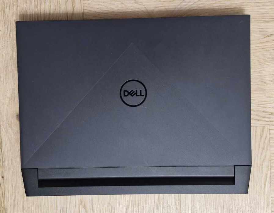 Laptop gamingowy Dell G15 5520