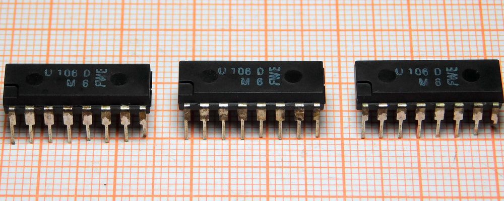 Układ U106D 4 x bramka AND 2-wejściowa [033]