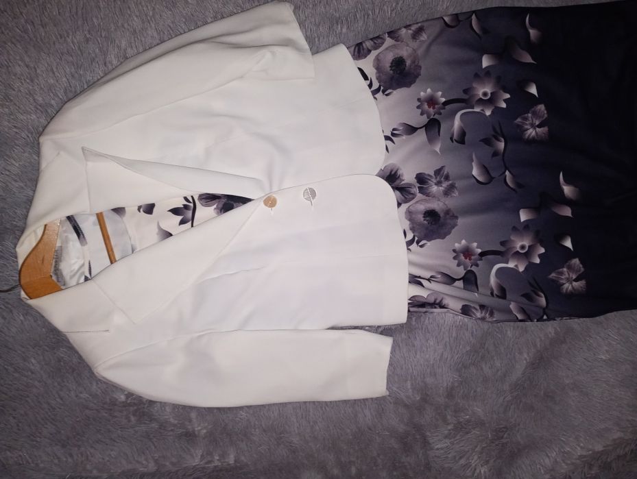 Damski żakiet bolerko marynarka kremowa biel 44 magnolia
Używany okazy