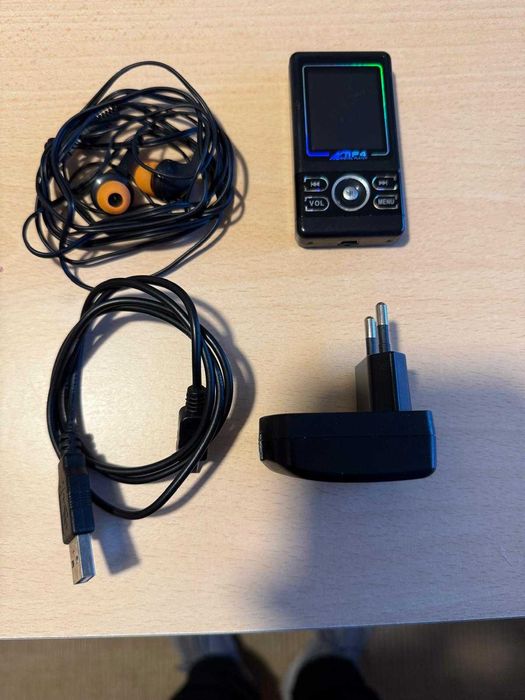 Leitor de MP4 c/acessórios