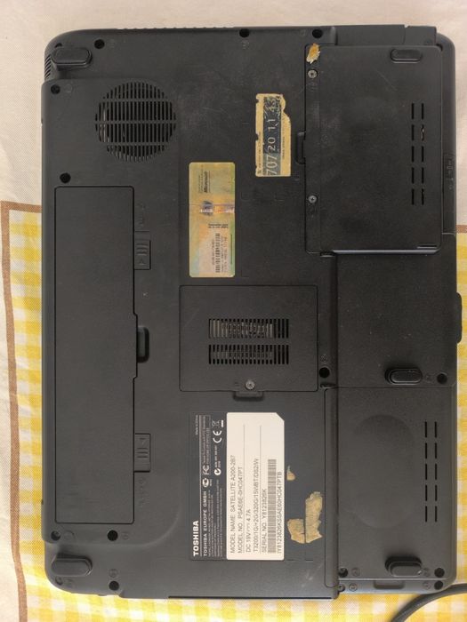 Portátil Toshiba Satellite A200 (Para Peças / Incompleto)