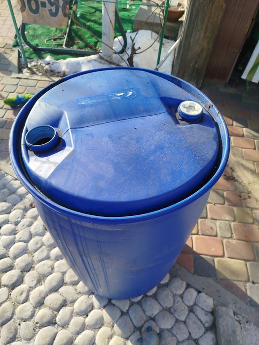 Пластиковые бочки продам