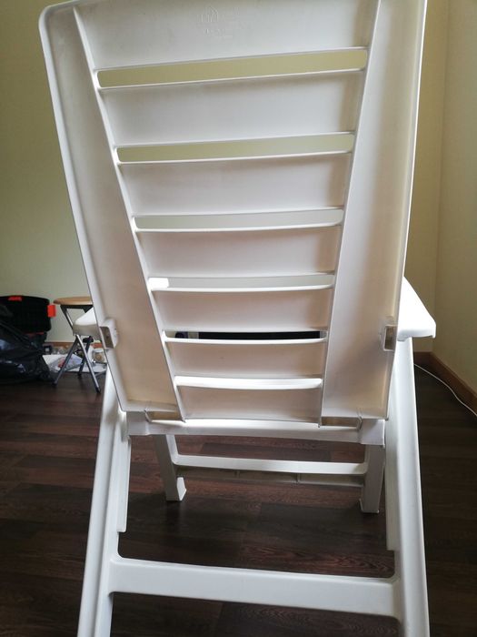 Cadeira de Jardim Plastico rigido branco