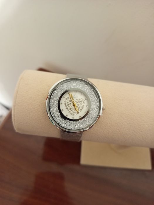 Relógio em aço inoxidável