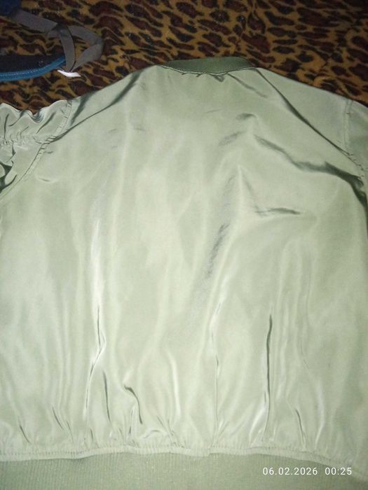 Ветровка женская