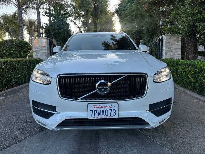 2017 Volvo XC90 Momentum