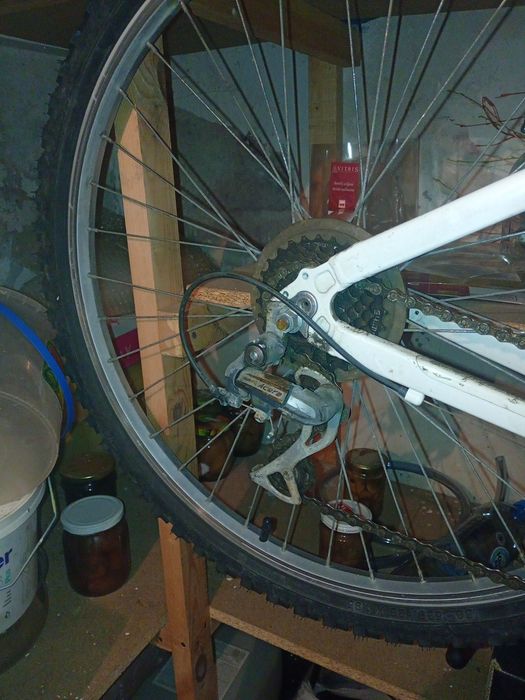 Rower MTB  biały na osprzęcie Shano Acera