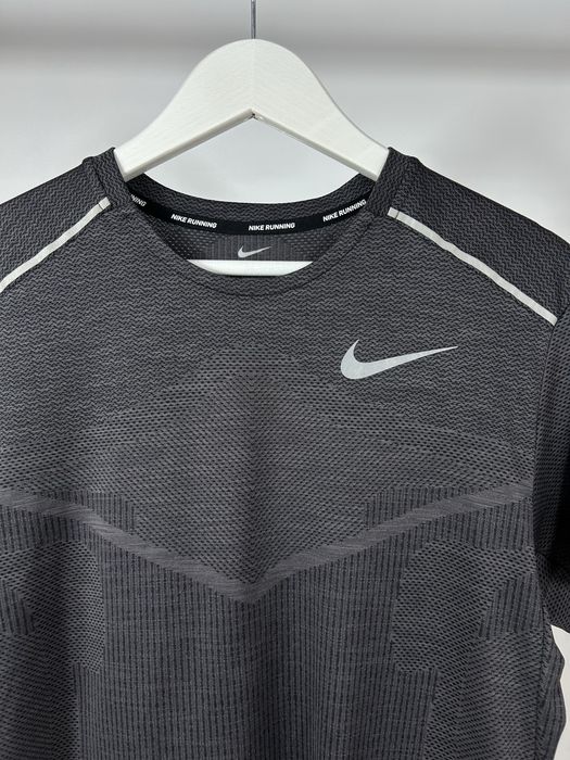 Nike Running Dri Fit Gray шикарна футболка для спорту чи бігу Розмір S