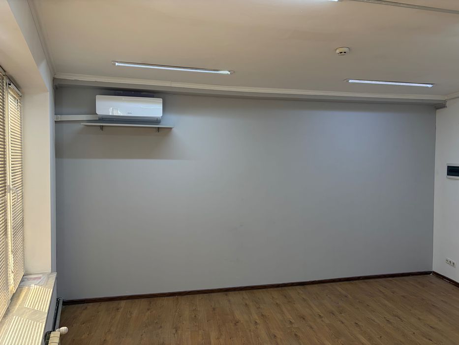 Сдам офис 20 м2 Таирова. Свет есть всегда. Коммуналка входит в аренду