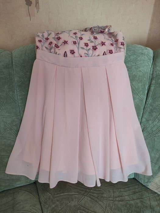 Плаття для дівчинки в хорошому стані