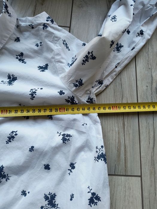 Biała mini sukienka Reserved