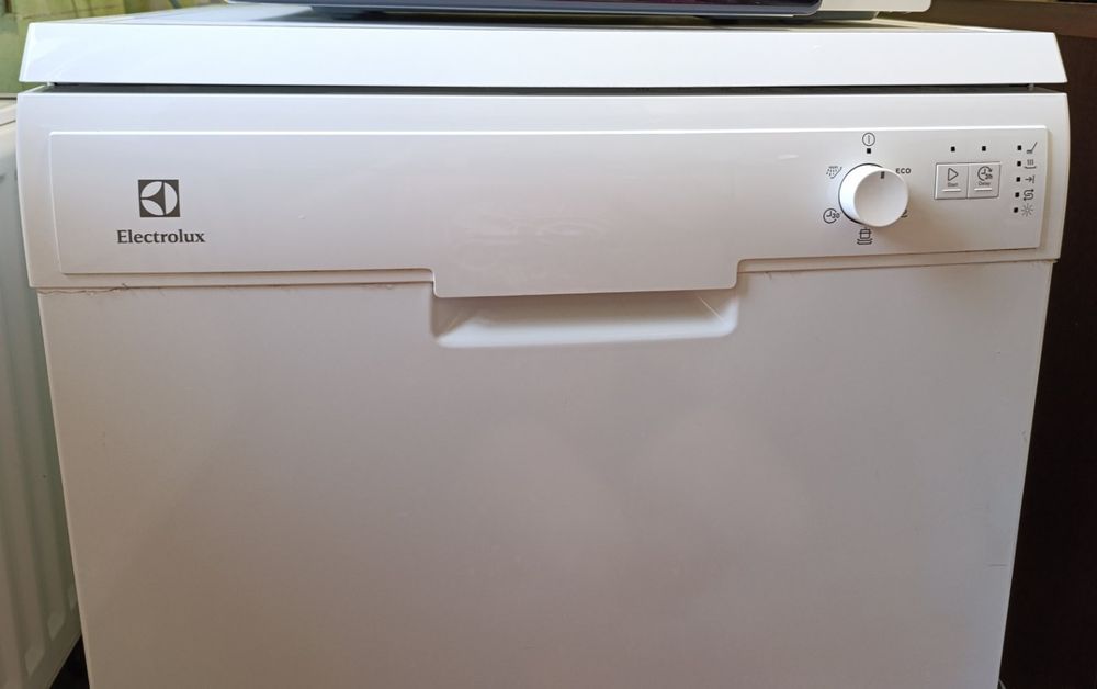 Продам посудомийну машину Electrolux ESF 6200 LOW