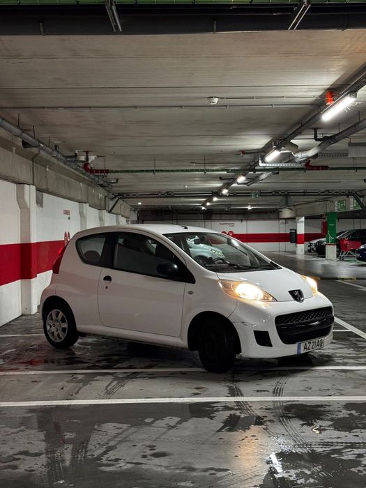 Peugeot 107 radio 2din 2009 faço financiamento