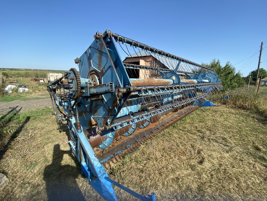 Комбайн Славутич КЗС-9-1