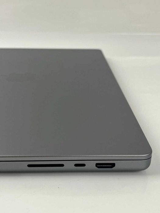MacBook Pro 16,2" M2 Max | 32gb 1TB SSD | 12c CPU 38c GPU | 85% Pojemności