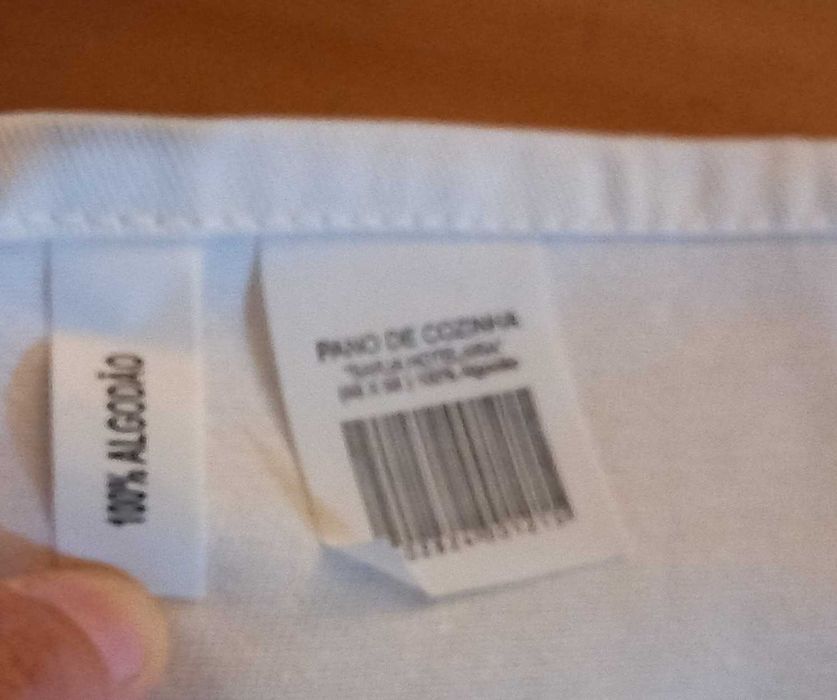 Panos de cozinha pintados à mão no tecido