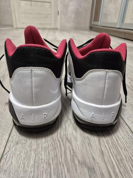 Оригінальні шкіряні кросівки Nike Jordan Max Aura 3, 39 розмір