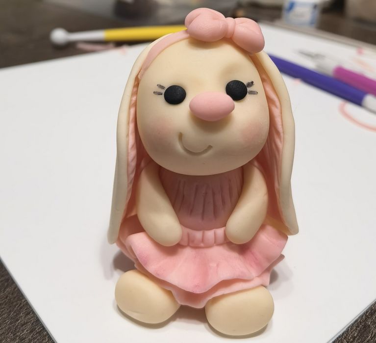 Figurka na tort króliczek