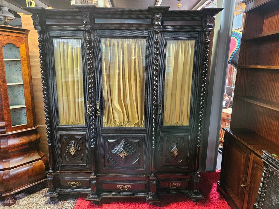 Livreiro antigo em madeira maciça - óptimo estado geral