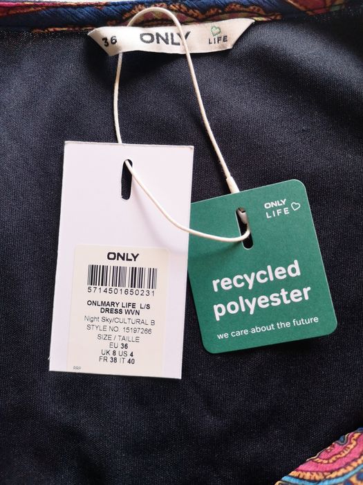 NOVO- Vestido curto de manga comprida